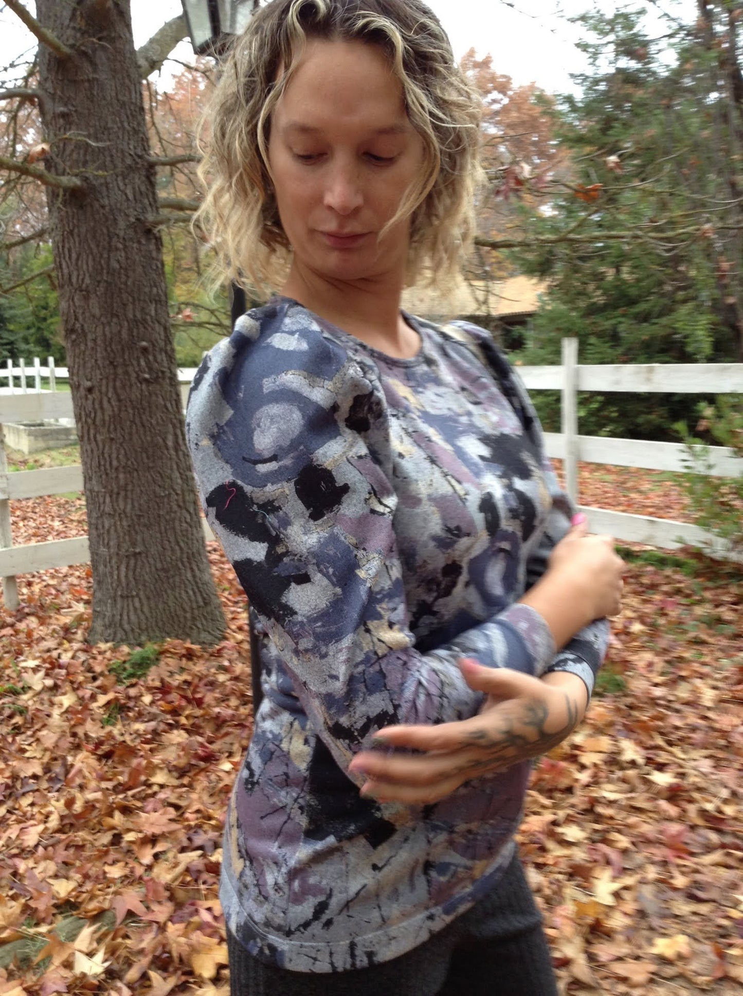 Sweater Iris gris abstract